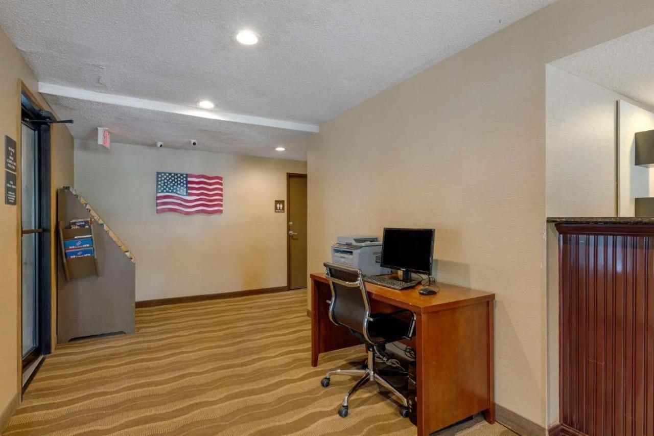 Comfort Inn Mount Vernon Downtown Bagian luar foto