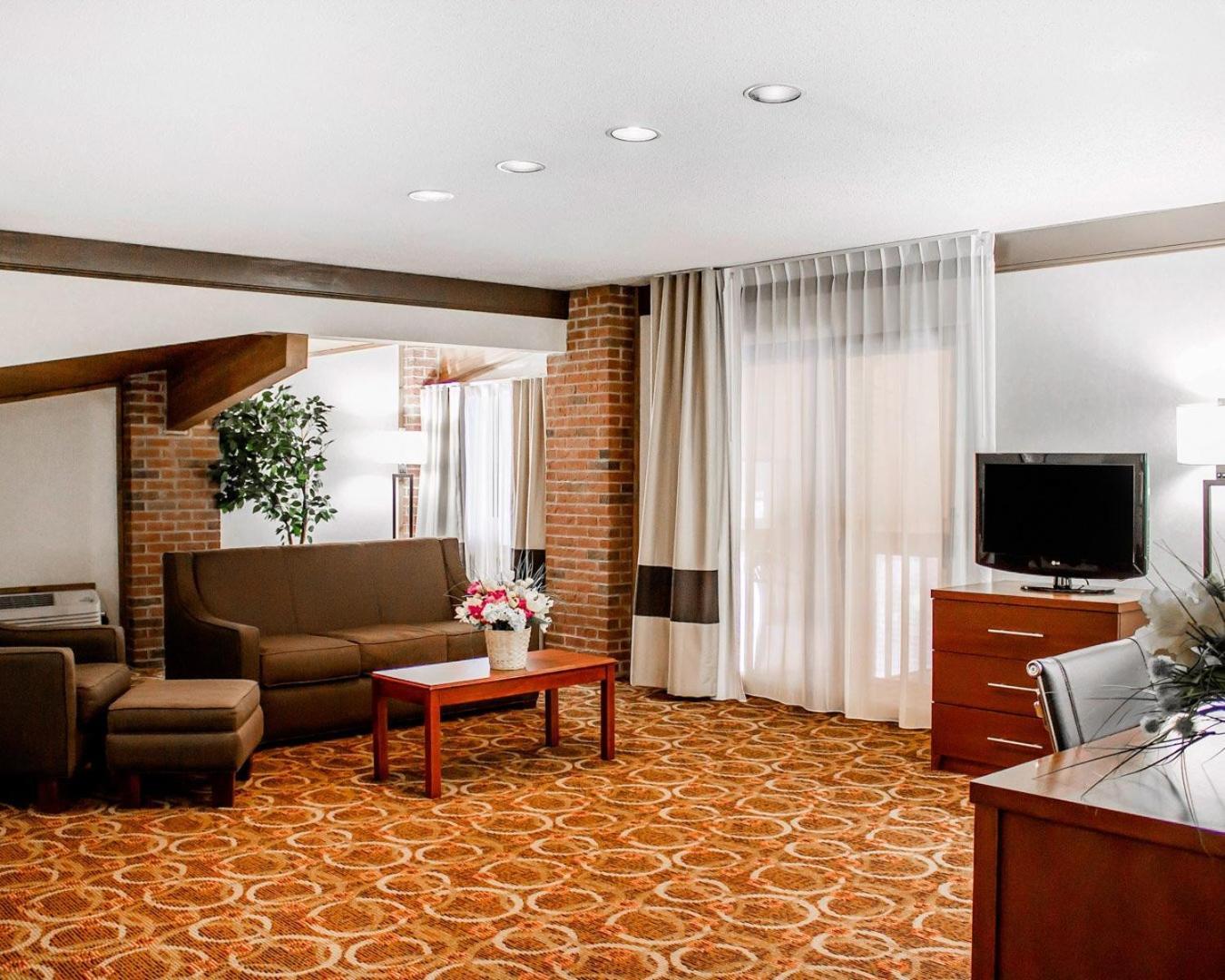 Comfort Inn Mount Vernon Downtown Bagian luar foto